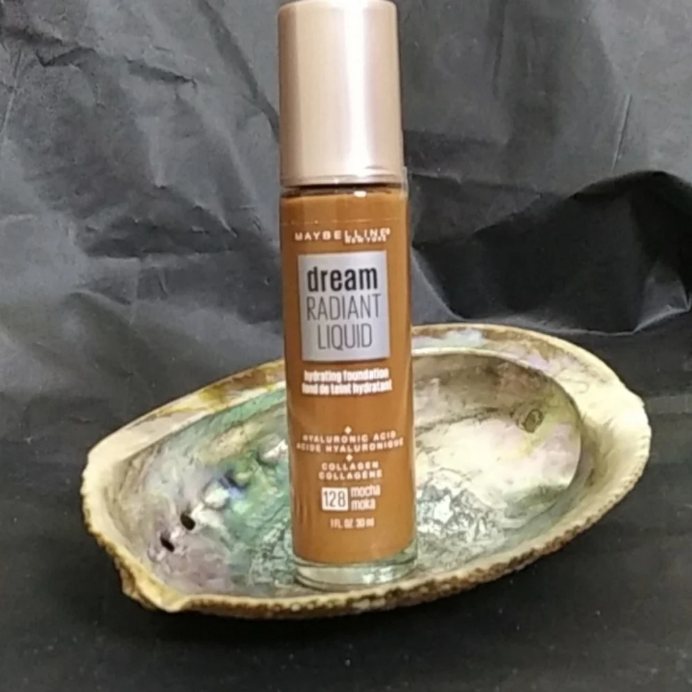 Maybelline Dream Radiant Liquid Foundation Shade 128 Color Mocha